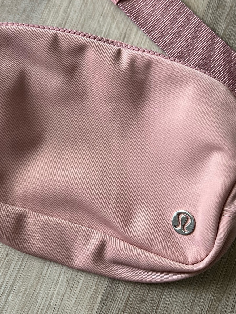 Lululemon Everywhere Belt Bag 1L Pink - Picture 2 of 8